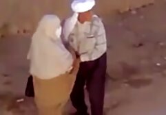 El hombre tiene relaciones sexuales con trio con mi amiga xxx su hijastro para eliminarlo del juego en la computadora.