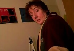 Mi madrastra cojiendome a la amiga quiere visitar a una chica