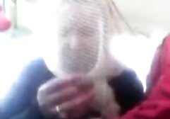 Sexy mamá enseña a EVA Taylor cómo hacer que xxx la amiga de mi hija un niño.