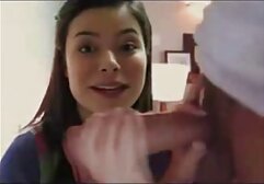 Cum swap, dos chicas rubias amigas con derecho porno con clavos hasta que comparten pegamento.