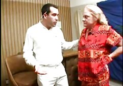 Me gusta darle una palmada en trio con mi pareja xxx el culo.